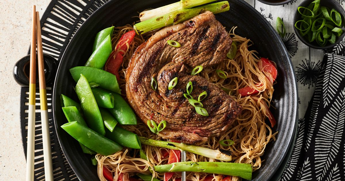 Coulotte Steak Pancit (Filipino Rice Noodles) | Beef Loving Texans | Beef Loving Texans is your one-